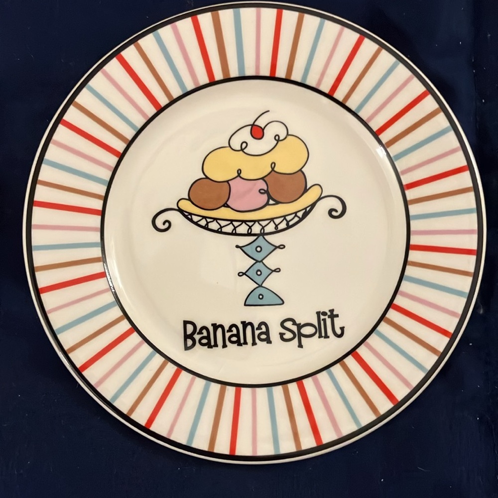 Manual Woodworkers & Weavers, Inc. 4 4 1/2” Ice Cream Motif Ceramic Mini Plates - Picture 3 of 11